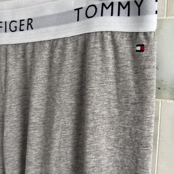 Tommy Hilfiger loungers NWOT - Picture 2 of 9
